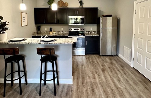 Highview Apartment | Lou Blue! King bed suite w/ Wi-Fi + Self Check-in