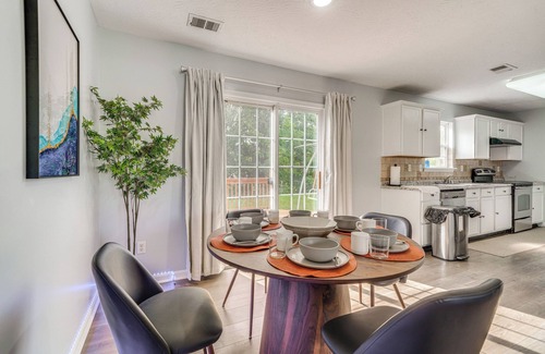 Highview House | Louisville Home w/Large Yard: 15 Mi to Downtown!