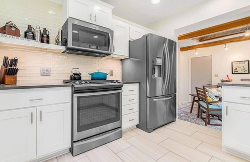 Stevensville House | Lounging at Lakewood in Southwest Michigan