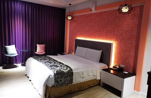 Zhongshan Hotel | Love Story Motel