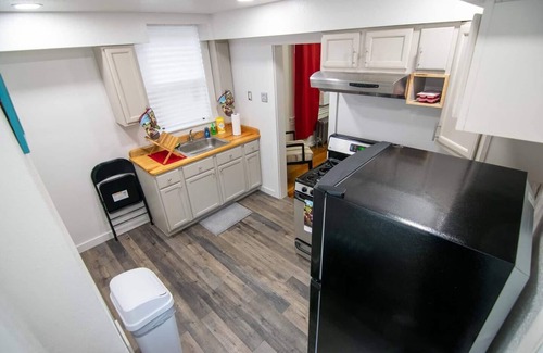 Wilmerding Apartment | Lovely 1 bedroom rental unit that sleeps 4 adults