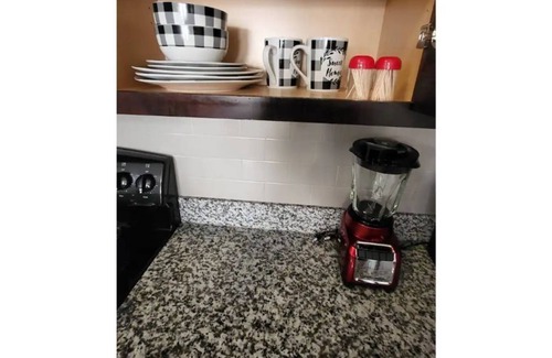 Zionsville Apartment | Lovely 1 BR, 2 Beds Apartment with Pool, Sleeps 4