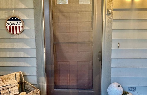 Egg Harbor Condo | Lovely 2 bdrm 2 ba condo with awesome view of Egg Harbor short walk to downtown