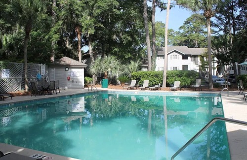 North Forest Beach Condo | Lovely 2-bedroom Condo on Hilton Head Island in delightful Shipyard Plantation