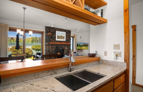 Elkhorn Condo | Lovely 2 Bedroom Condo with Baldy Views