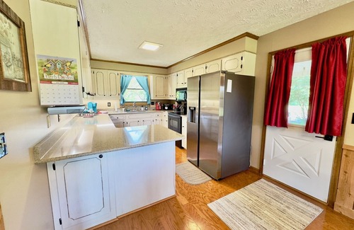 Halfway Cottage | Lovely 2-bedroom cottage if you enjoy relaxing after a full day of fun.