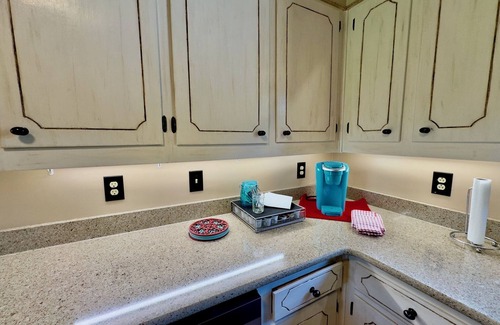 Halfway Cottage | Lovely 2-bedroom cottage if you enjoy relaxing after a full day of fun.