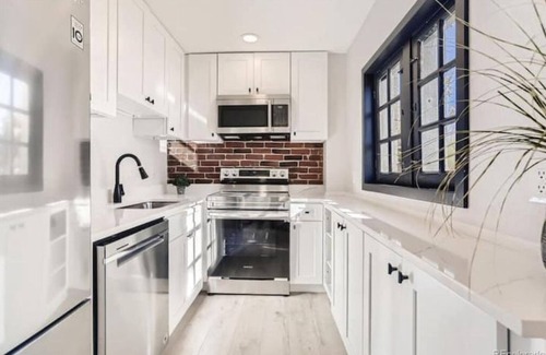 Congress Park Condo | Lovely 2 bedroom in the middle of Cheeseman