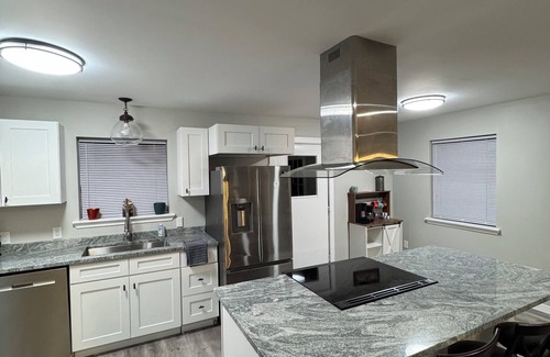 Fayetteville House | Lovely 3-bedroom 2.5 bath house 3 acres in Fayetteville with hot tub