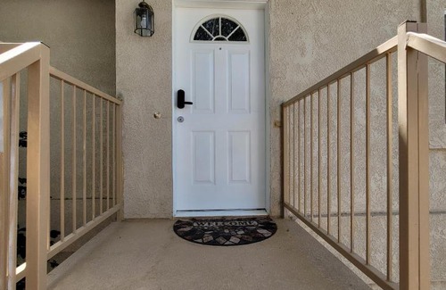 Pahrump Apartment | Lovely 3-bedroom condo with 2 car garage.