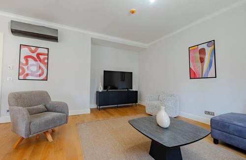 Talimhane Apartment | Lovely 3-bedroom duplex with AC, 2 baths, free parking, near Taksim in Istanbul