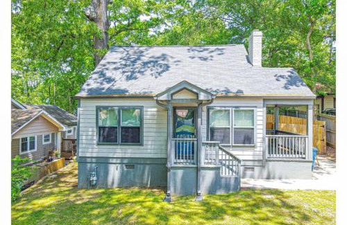 East Point House | Lovely 3BR 3BA Home minutes from Airport/Downtown Atlanta
