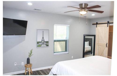 East Point House | Lovely 3BR 3BA Home minutes from Airport/Downtown Atlanta