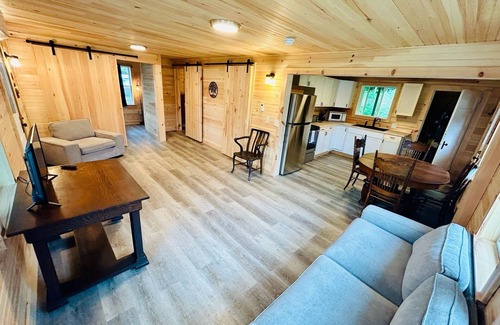 Dedham Cabin | Lovely 3BR Lakefront Cottage @ Jenkins Beach #1