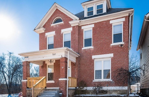 Near East Columbus House | Lovely 5Br in Olde Town East