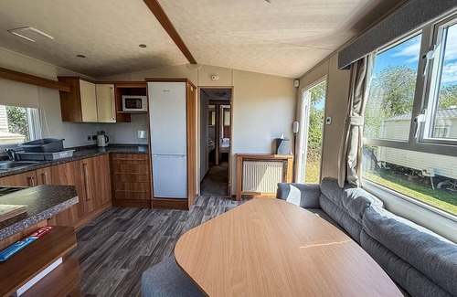 Clacton-on-Sea House | Lovely 8 berth caravan at Valley Farm Holiday Park ref 46829V