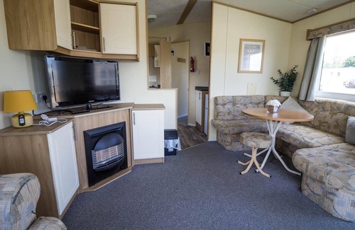 Clacton-on-Sea House | Lovely 8 berth caravan at Highfield Grange Holiday Park ref 26504O