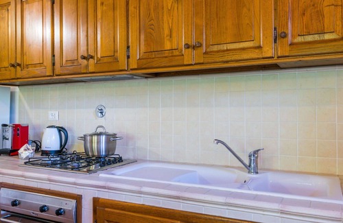Castellina in Chianti Villa | Lovely apartment in villa for 4 guests with A/C, WIFI, pool, TV, patio and panoramic view