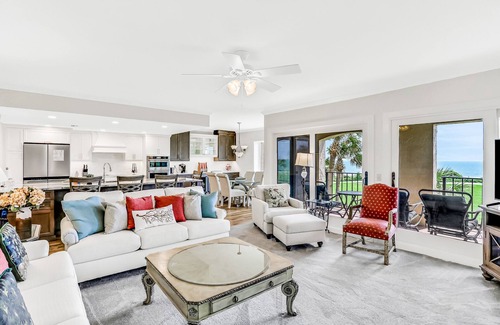 Fernandina Beach Condo | Lovely Amelia Island Condo with pool, W/D & central AC