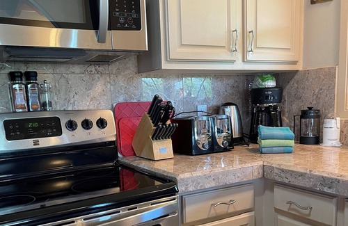 Kaanapali Cottage | Lovely and Spacious Cottage with A/C