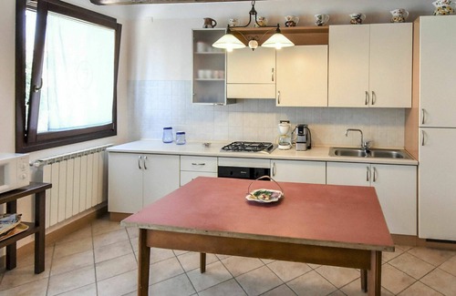 Ariano nel Polesine House | Lovely apartment in villa for 9 guests with pool, WIFI, A/C, TV, patio and parking
