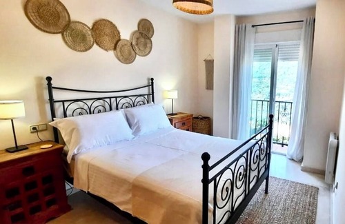 Guejar Sierra Apartment | Lovely Apartment - Ideal for Granada & Sierra Nevada. Free parking and WiFi