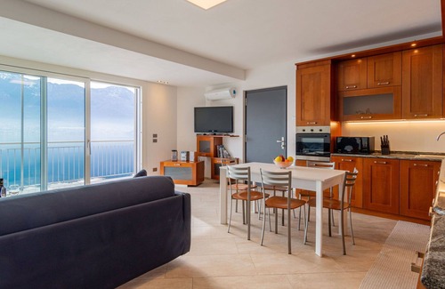 Aurogna Apartment | Lovely apartment for 4 people with WIFI, A/C, TV, terrace, pets allowed and parking