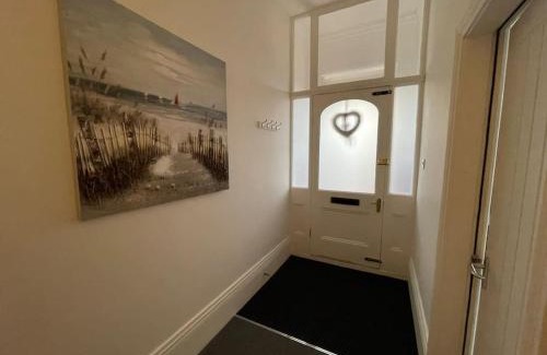 Cleethorpes Apartment | Lovely Apartment in Cleethorpes Beachfront Area sleeps up-to 10