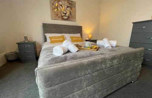 Cleethorpes Apartment | Lovely Apartment in Cleethorpes Beachfront Area sleeps up-to 10