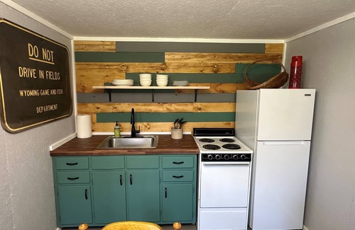 Custer Cabin | Lovely cabin with AC in charming Custer