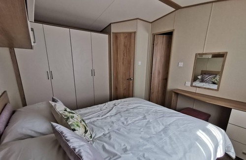 Netley House | Lovely caravan with decking at Solent Breeze in Hampshire ref 38195SB