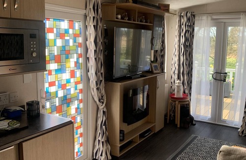 Oulton Broad House | Lovely caravan with large decking near to the Norfolk Broads ref 12109B