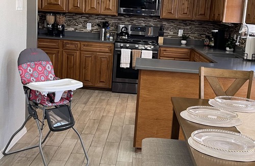 Biggs Field House | Lovely House with pool (Pet friendly)