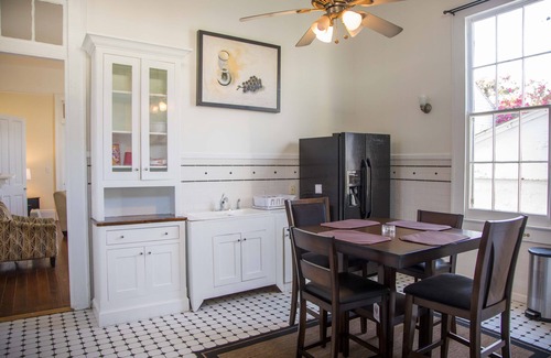 Faubourg Marigny House | Lovely Marigny Home. Super Clean & Off Street Parking