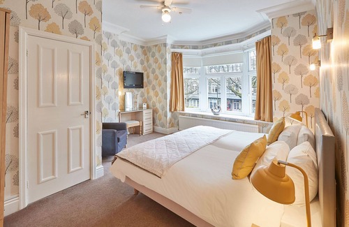 Harrogate House | Lovely period home, Spa town of Harrogate, sleeps up to 12