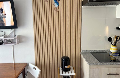 Renaca Apartment | Lovely studio - WiFi - 2 blocks from Reñaca beach. Ocean view from the roof!