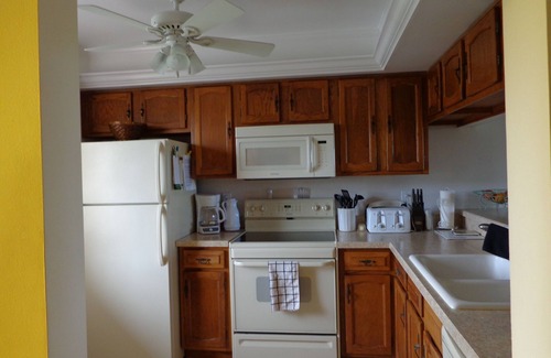 Mid Island Condo | Lovely Waterfront Condo.
