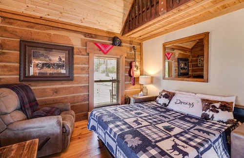 Cave Spring Cabin | Lovers paradise 15 Min from Rome Georgia! Lower Rates!