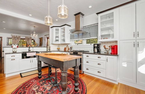 Prescott House | Lovingly Restored Cottage in Downtown Prescott Walk to the Courthouse Square