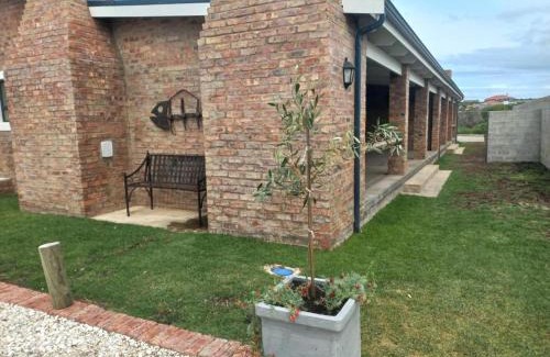 L'Agulhas Apartment | Low Tide 8 Sleeper