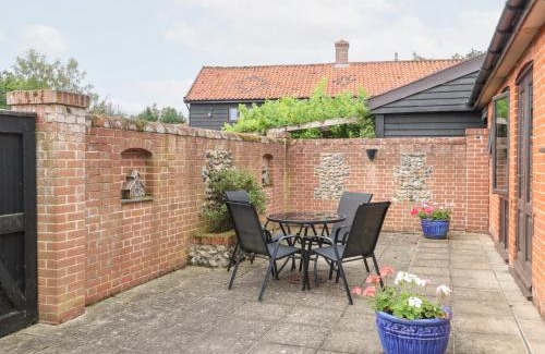 Diss House | Lowbrook Cottage
