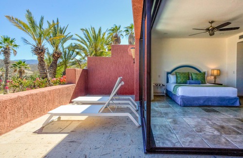 Ensenada Los Muertos Apartment | Lower Cascada: Ocean view suite with indoor/outdoor showers