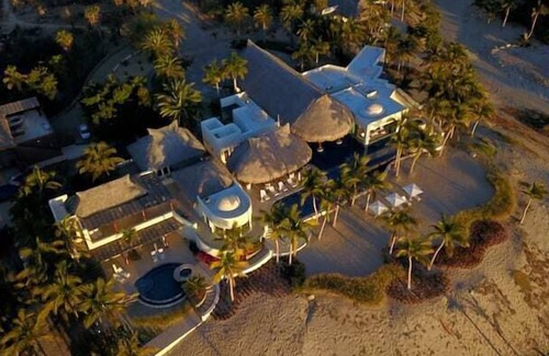 Ensenada Los Muertos Apartment | Lower Cascada: Ocean view suite with indoor/outdoor showers