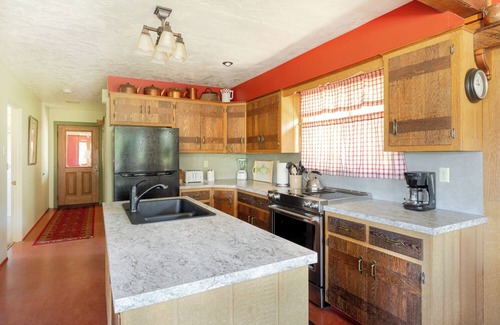 Stanley Cabin | Lower Stanley Lodge: Sleeps 13 w/Sawtooth Mountain View, Large Deck