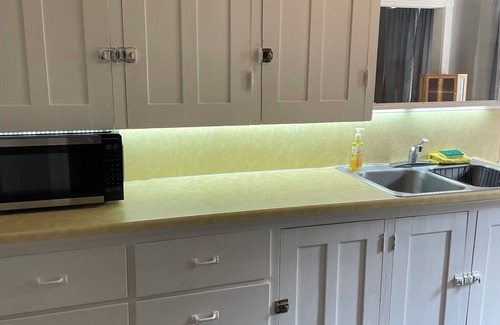 Storm Lake Apartment | Lrg Pvt upstairs Apt in the heart of SL short walk to lake, parks, and BVU.