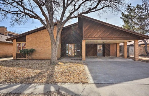 Heart of Lubbock House | Lubbock Townhome with Grill Near TTU and Downtown!