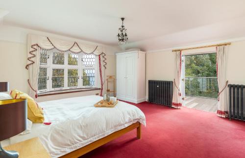 Shanklin House | Luccombe Chine House - Rare Find - Spectacular Secluded Coastal Manor, Breathtaking Ocean Views short drive to Shanklin or Ventnor Beach - near Shanklin Old Village