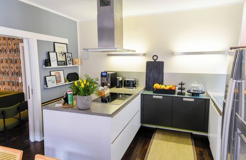 Gruenstadt House | LUI Guesthouse - stylish family home in the heart of the wine region