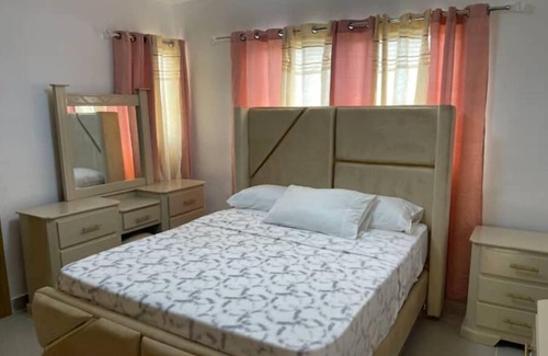 San Francisco de Macoris Apartment | Lujoso Apartamento con Picuzzi Privado y Piscina