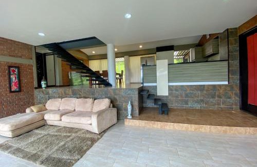 La Cumbre Villa | Lujosa finca en La Cumbre, Piscina, jacuzzi, WiFi, 5BR